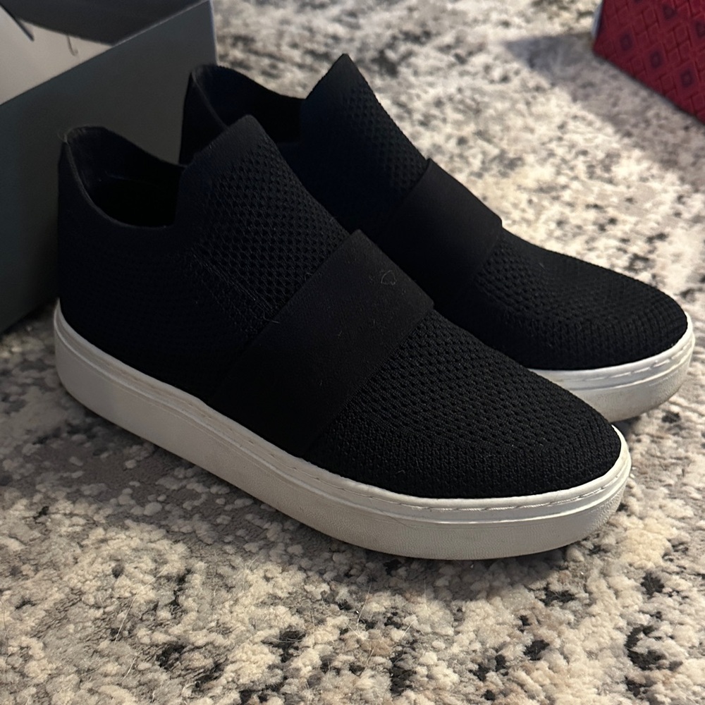 Eileen Fisher Pari Slip-On Shoes (BLACK)